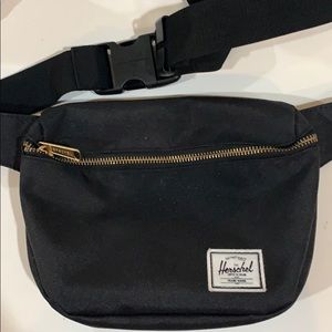 Herschel black fanny pack